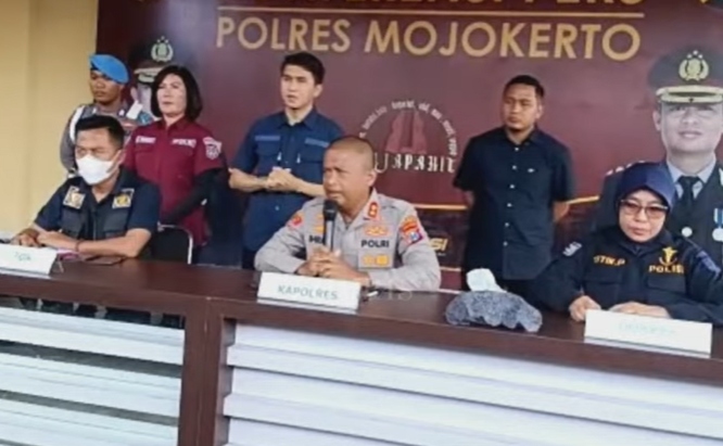 Tiga Selongsong Kembang Api Ditemukan di Lokasi Ledakan Rumah Polisi Mojokerto